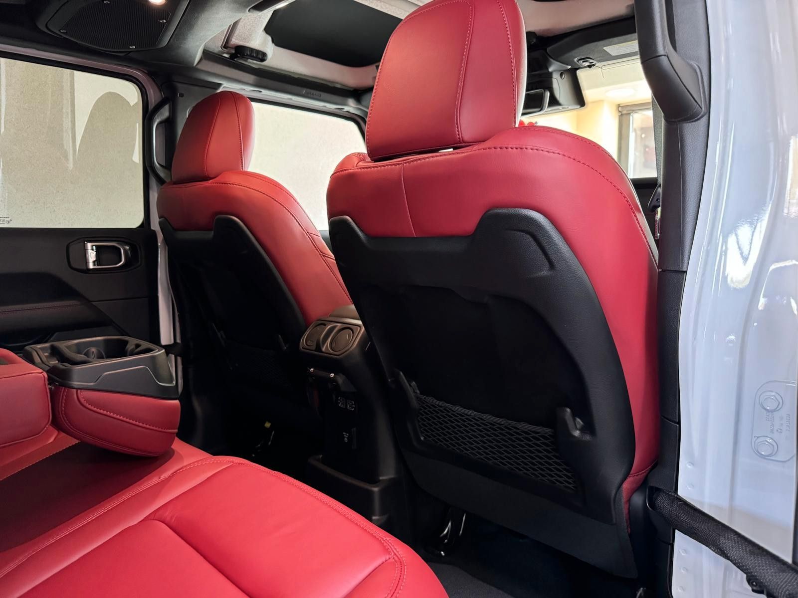 Fahrzeugabbildung Jeep RUBICON 392-V8-3" FAHRWERK-37" REIFEN-POWERSTEPS