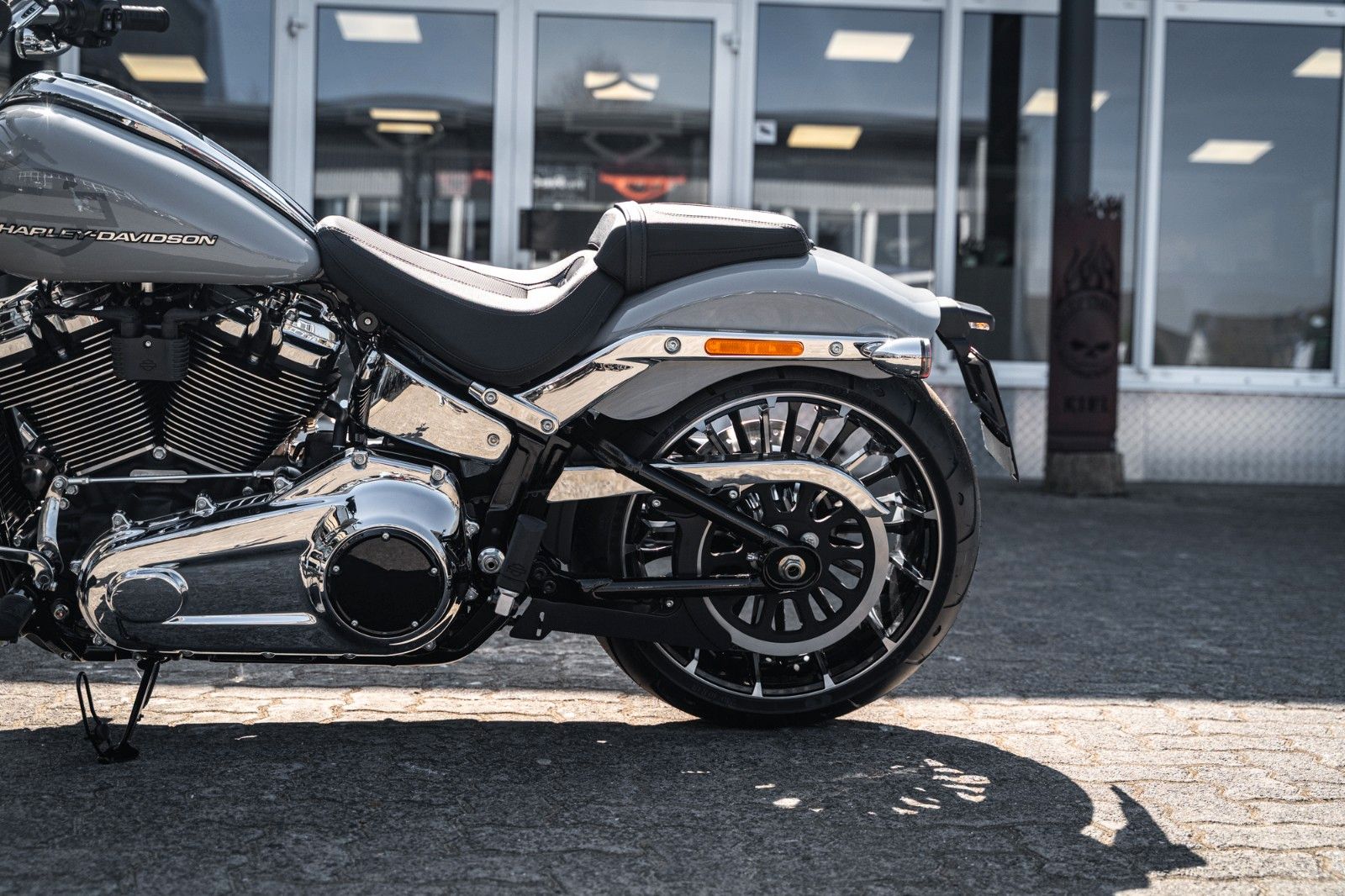 Fahrzeugabbildung Harley-Davidson BREAKOUT FXBR 117 ci - MY25 -Kurzfristig Verfüg.