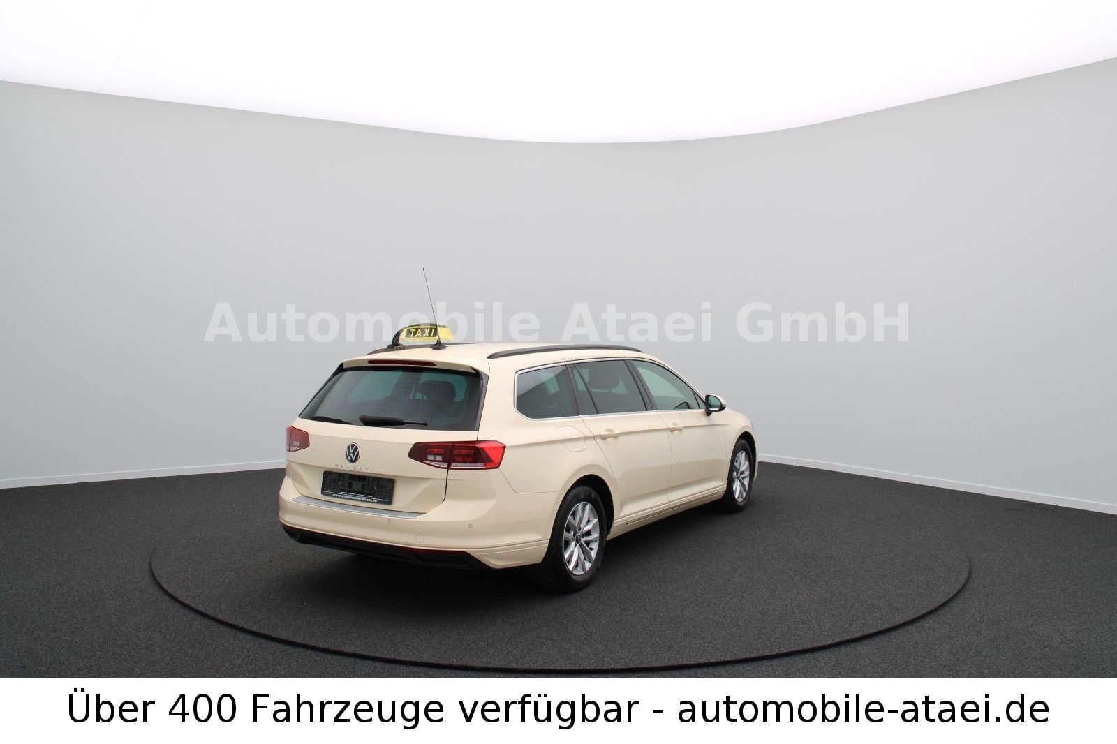 Fahrzeugabbildung Volkswagen Passat Variant Business *Taxi* TAXAMETER (7908)