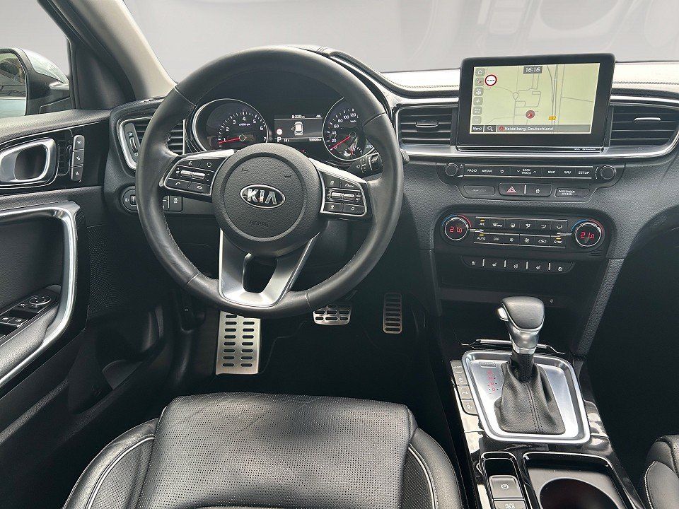 Fahrzeugabbildung Kia Ceed 1.4T 140PS A/T Platinum Edition Kleinwagen