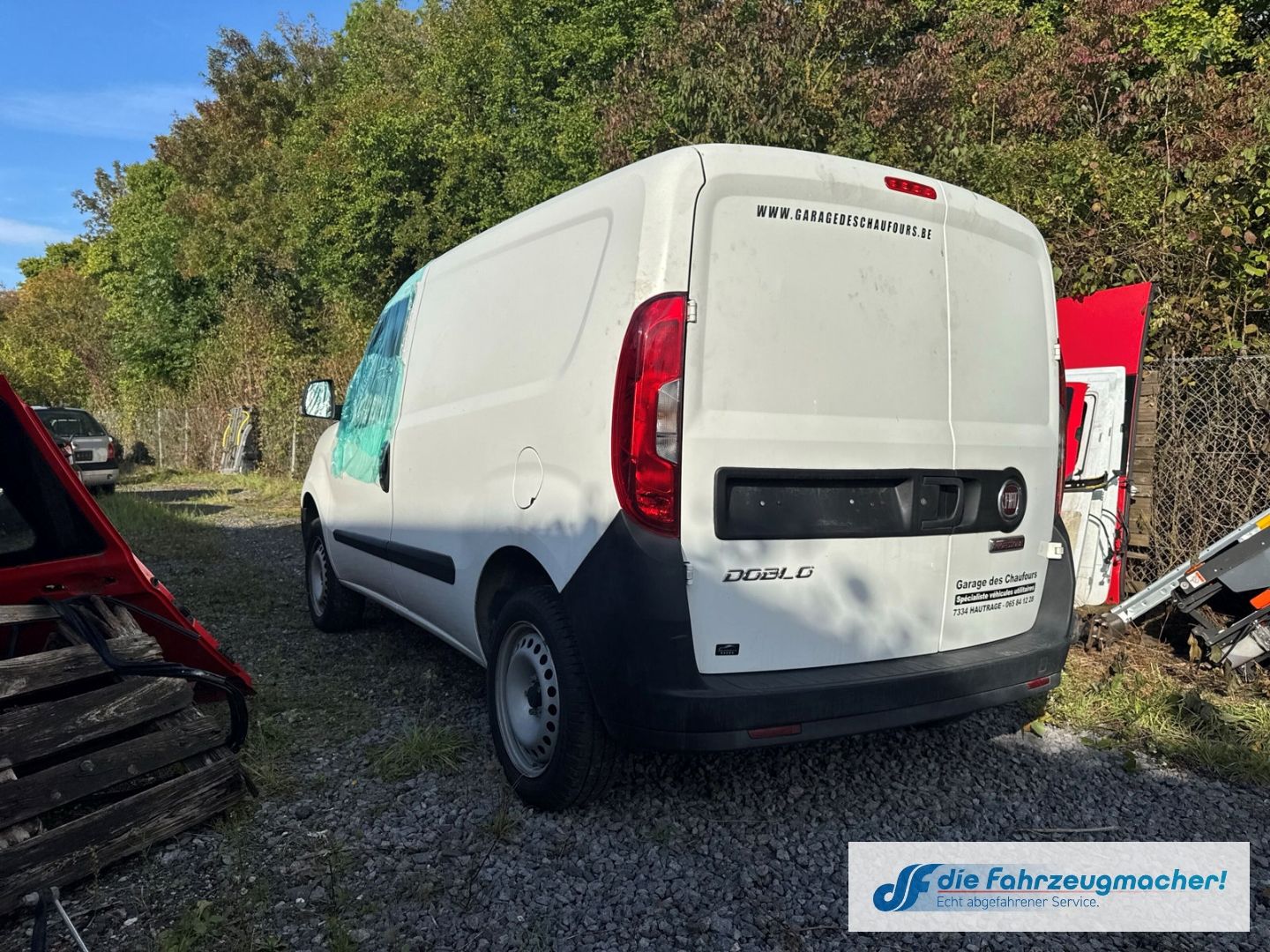 Fahrzeugabbildung Fiat Doblo Basis Kasten 1.4 *BRANDSCHADEN * MOTOR ZER