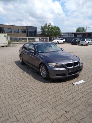 BMW 320d -