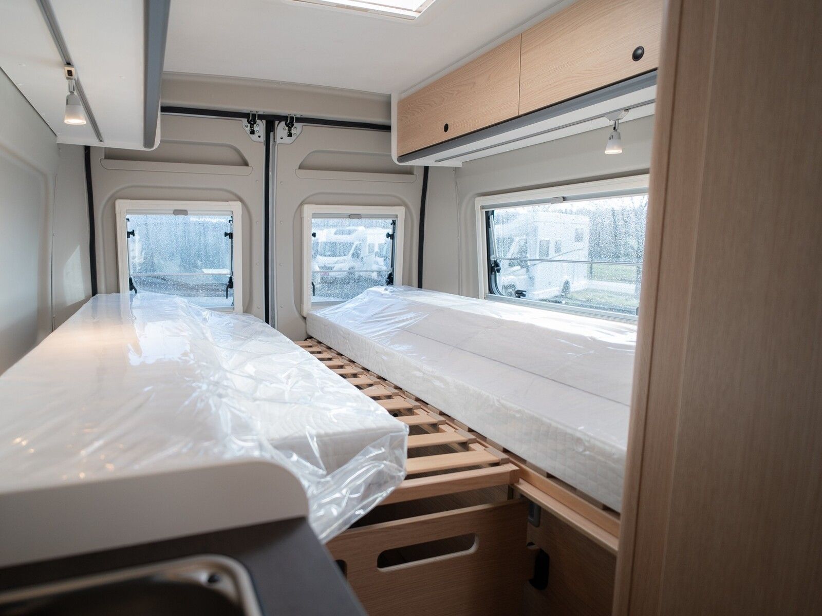 Fahrzeugabbildung Sunlight Cliff 640 Markise, Performance Grey, Vorb. Solar