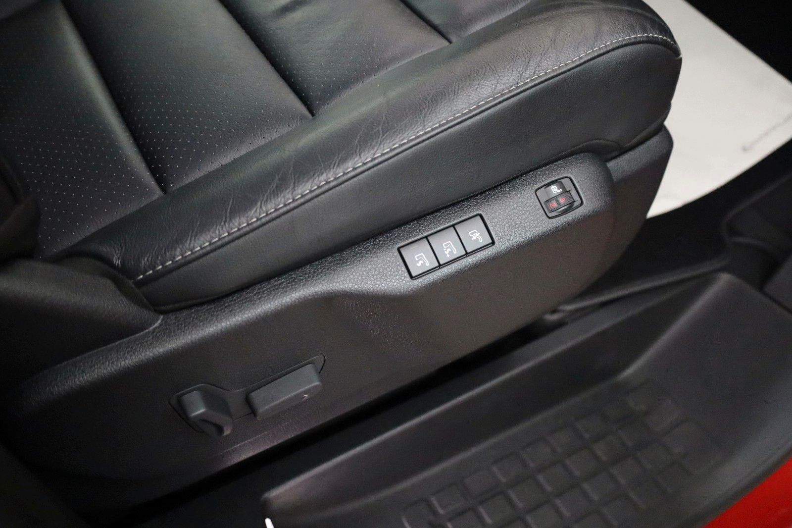 Fahrzeugabbildung Peugeot Traveller Allure L3 8 Sitzer,Leder,Navi,LED,AHK