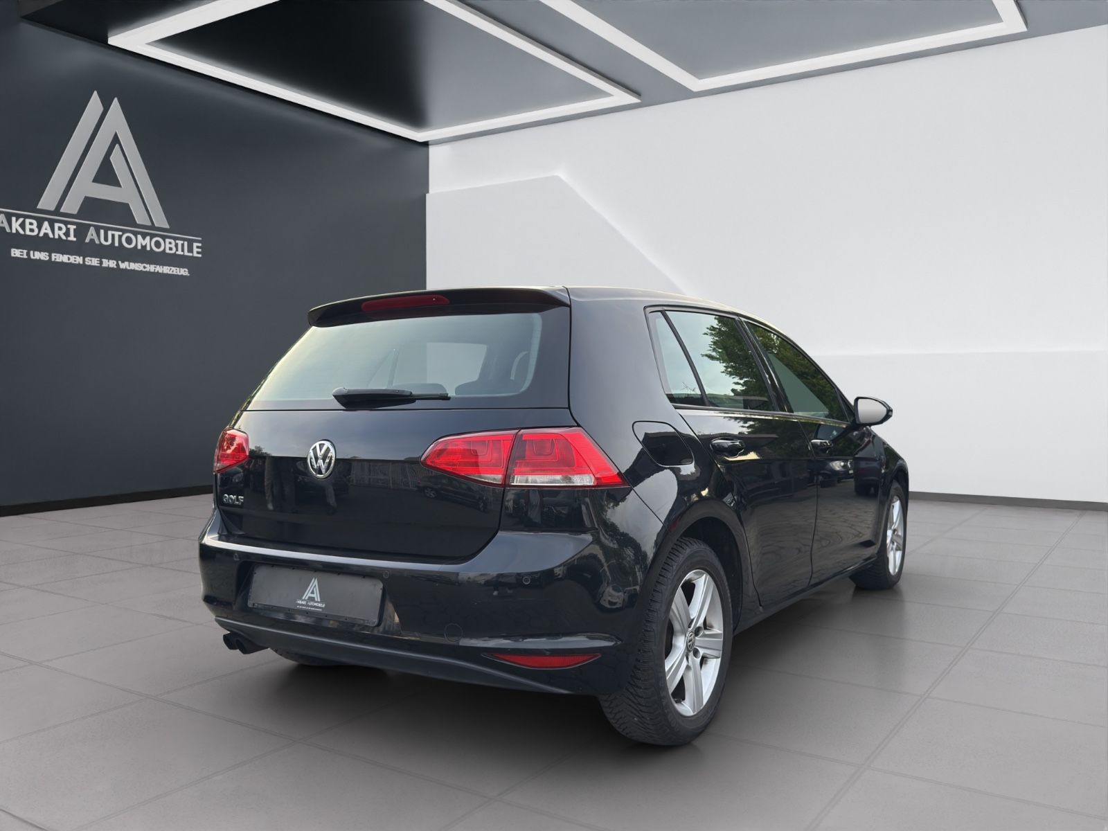 Fahrzeugabbildung Volkswagen Golf VII Lim. R*Line*2.Hand*TÜV*Neu*122PS*
