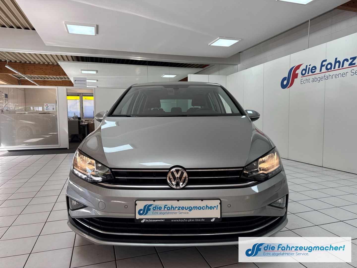 Fahrzeugabbildung Volkswagen Golf Sportsvan VII Join StandHZG Navi Dyn. Kurve