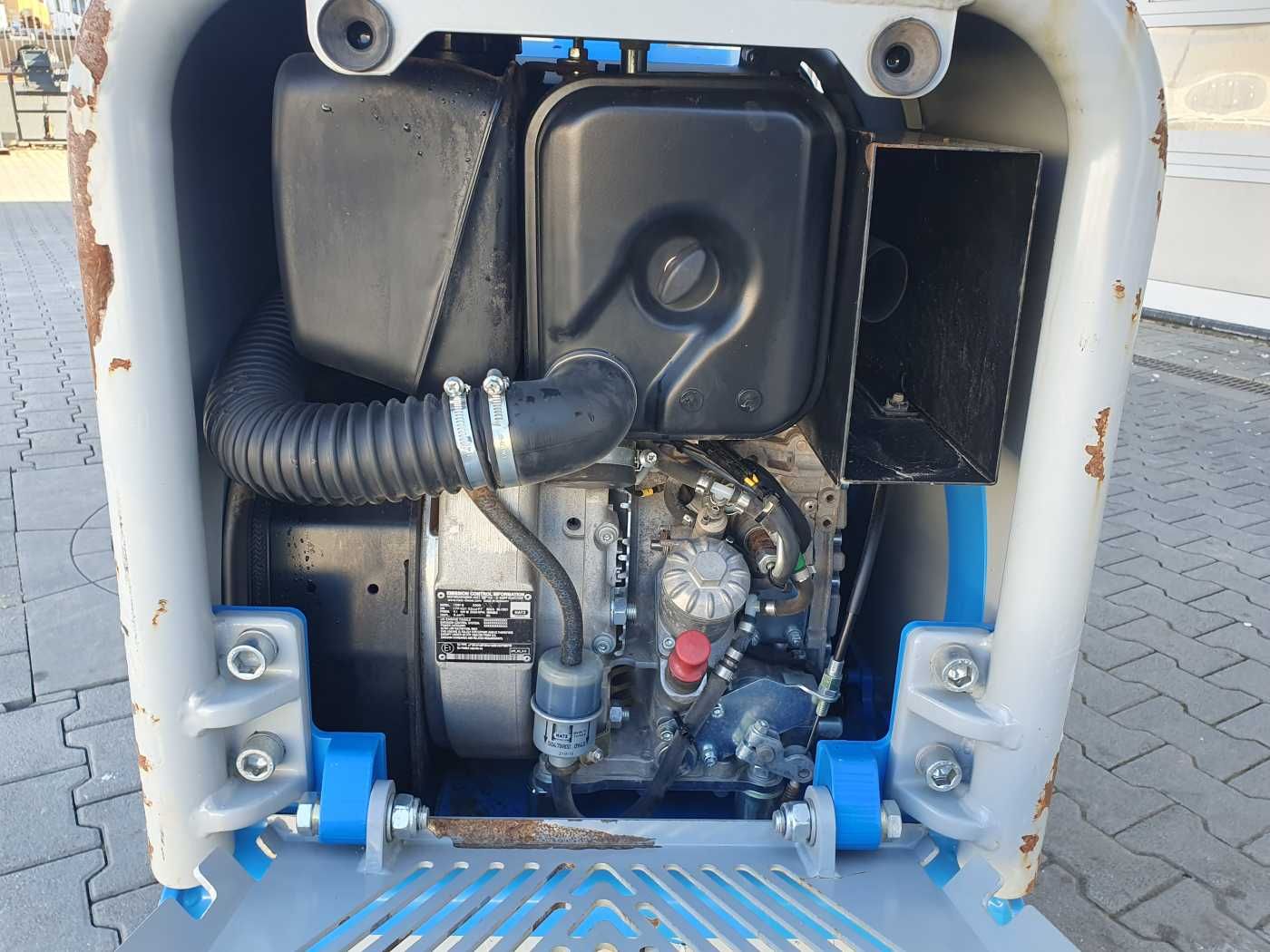 Fahrzeugabbildung Weber Weber CR 8 Hatz-Diesel 601kg Rüttelplatte 117 h