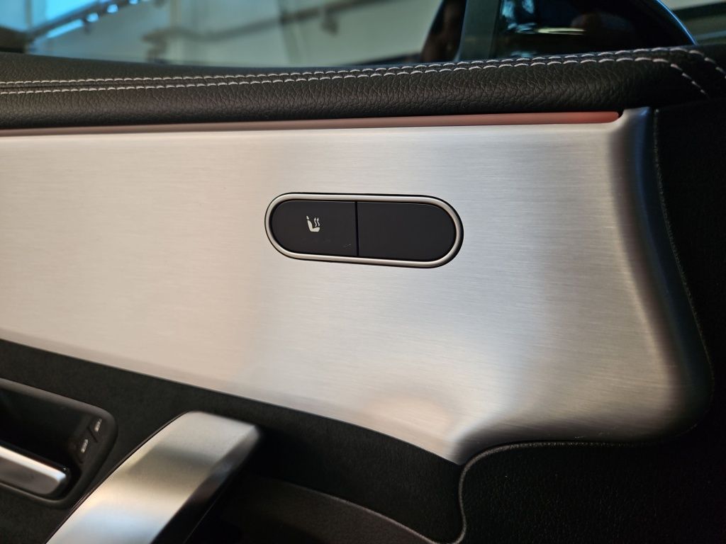Fahrzeugabbildung Mercedes-Benz A 250 e AMG Night Navi HUD LED Sound SHZ Sport