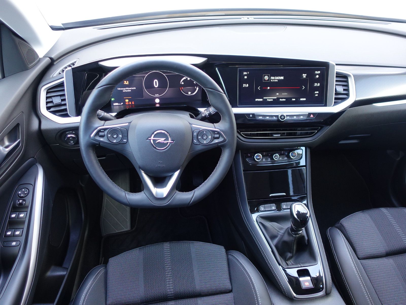 Fahrzeugabbildung Opel Grandland GS 1.2T,Navi,Kamera,Sitzhzg,PixelLED