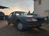 Mazda 929 HC - Mazda 929 mit Benzin-Antrieb: Limousine