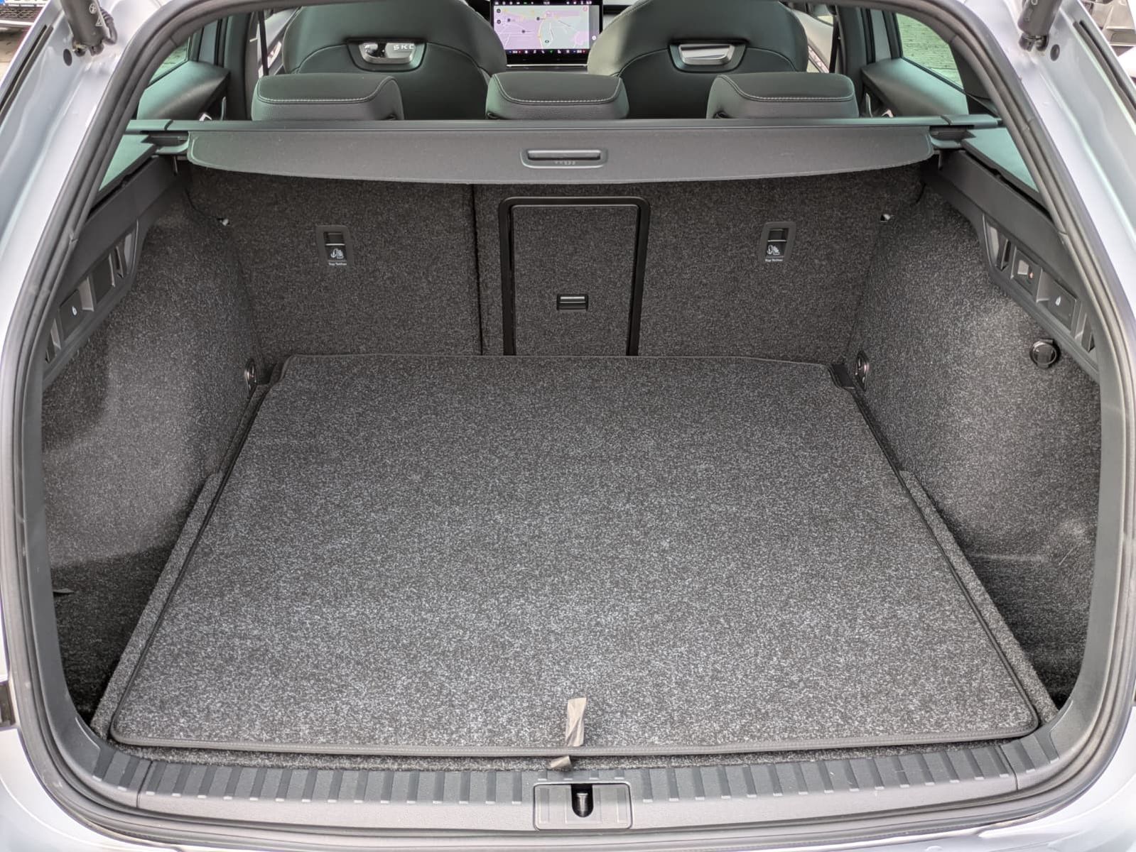 Fahrzeugabbildung SKODA Octavia 1.5 DSG Sportline PANO*MATRIX*AHK*5J.GAR