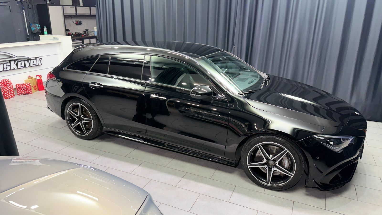 Fahrzeugabbildung Mercedes-Benz CLA 45 AMG Shooting Brake|BURMESTER|HEAD-UP|VOLL