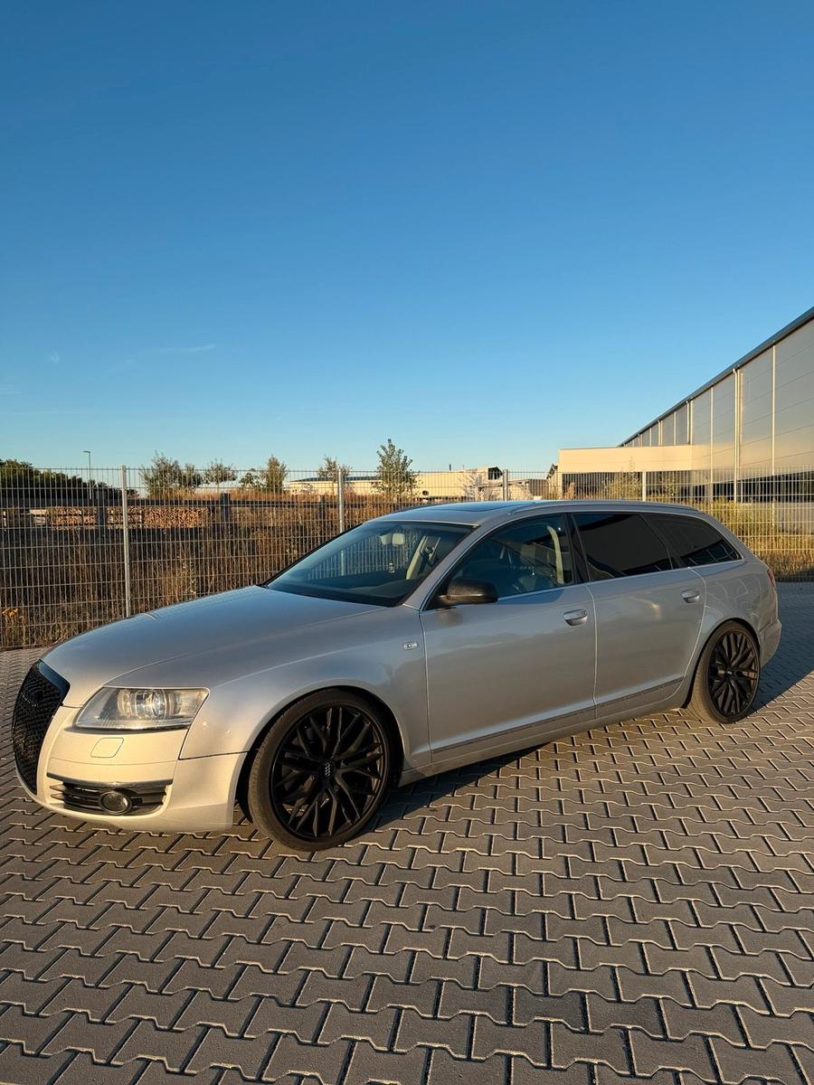 Audi Quattro 2005 — вигляд ззаду