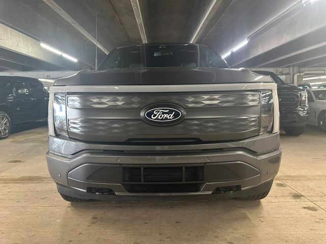 Ford F150 Lightning Lariat  gross Batterie im Vorlauf