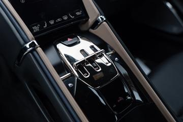 2020 Ferrari ROMA — миниатюра 32
