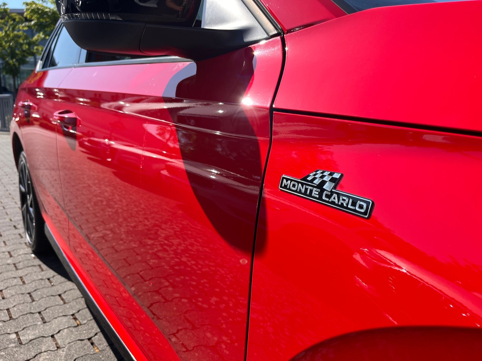 Fahrzeugabbildung SKODA KAMIQ  Monte Carlo PANO ACC KAM LED