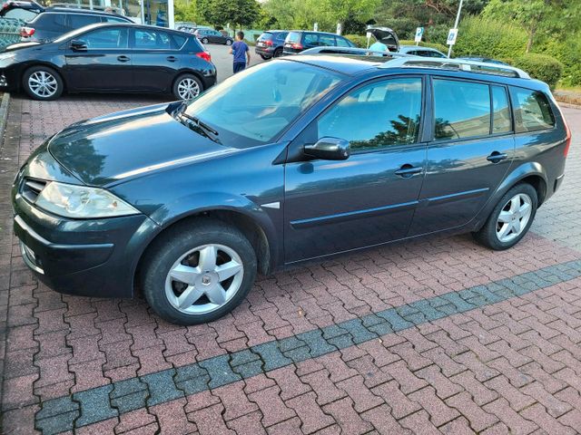 Renault Mégane mit frischen TÜV. Zum verka...