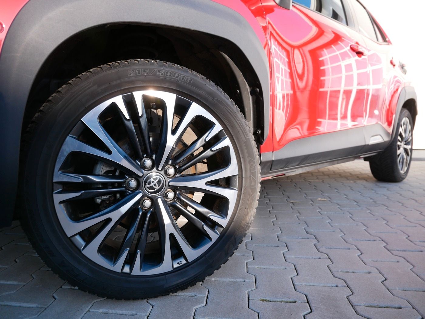 Fahrzeugabbildung Toyota Yaris Cross 1.5 VVT-iE Elegant AHK Kamera ACC LH