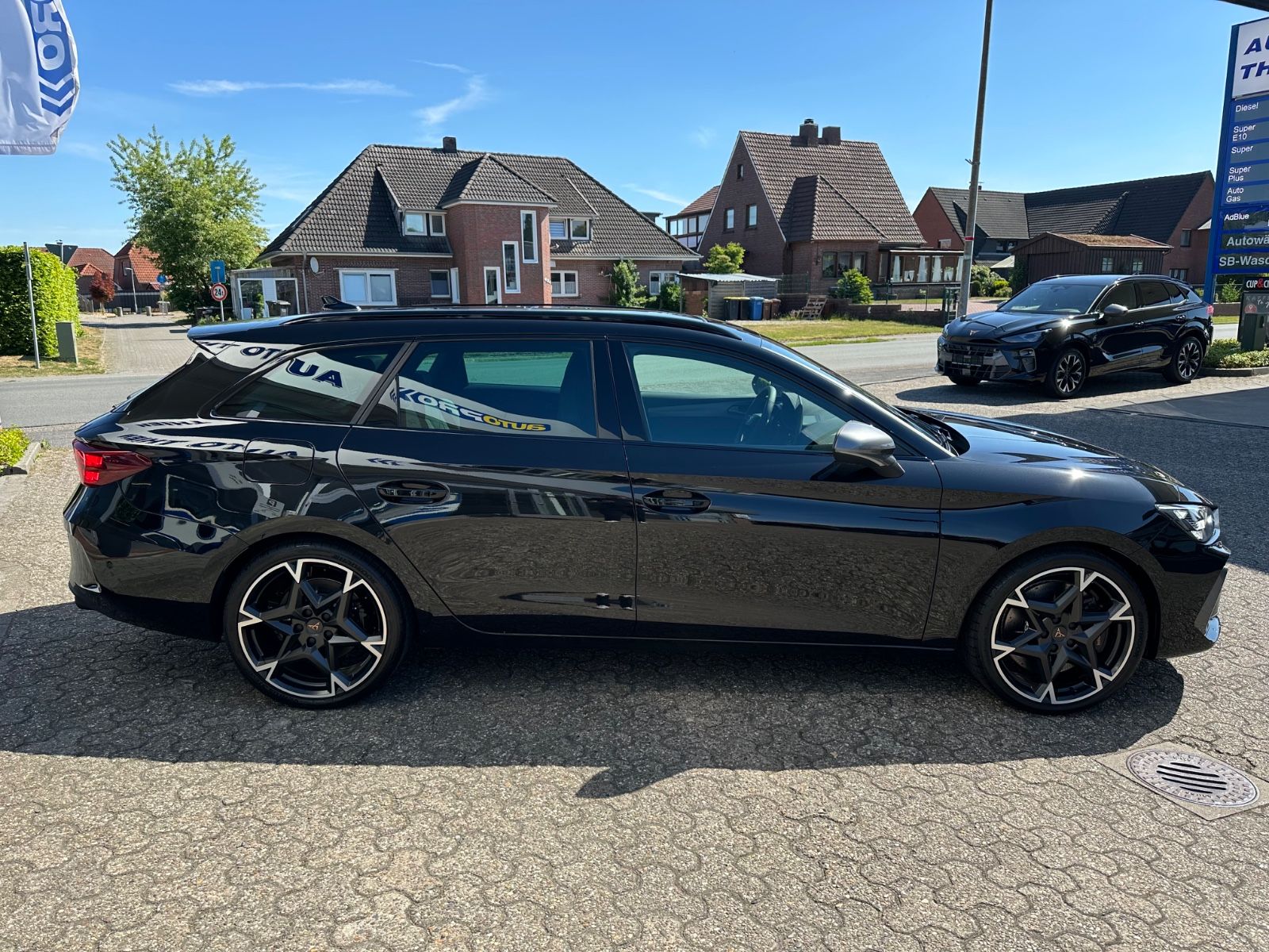Fahrzeugabbildung CUPRA Leon ST 2.0 TSI 4Drive VZ Pano/AHK/Navi/ACC