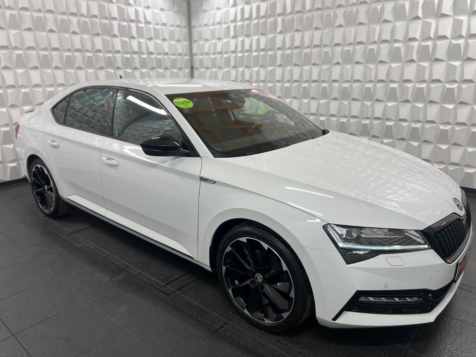 Skoda Superb Lim. 1.5 TSI Sportline LED ACC Nav Kam foto 5