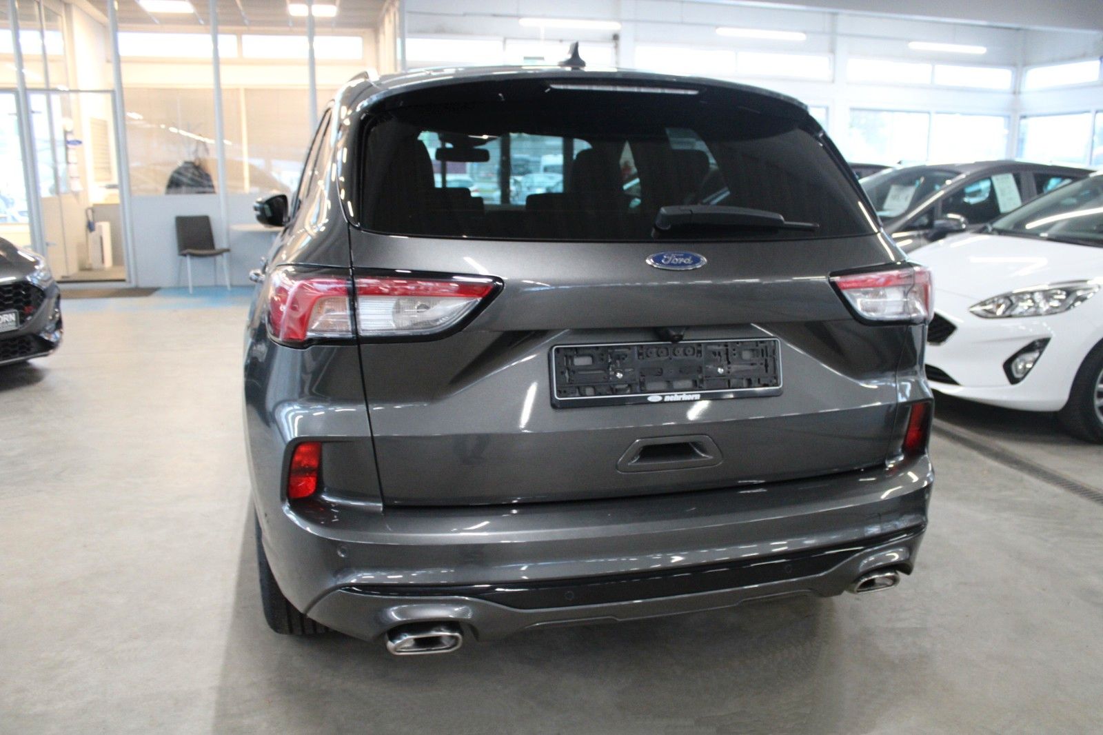 Fahrzeugabbildung Ford Kuga ST-Line X LED AHK Winter Technologie Paket