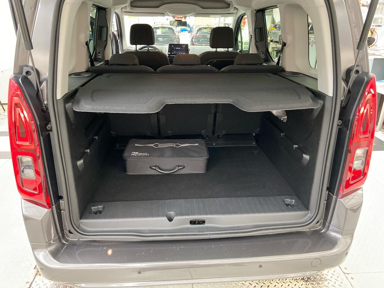 Fahrzeugabbildung Opel Combo E Life Ultimate elektr. AT// KlimaAT, PDC,