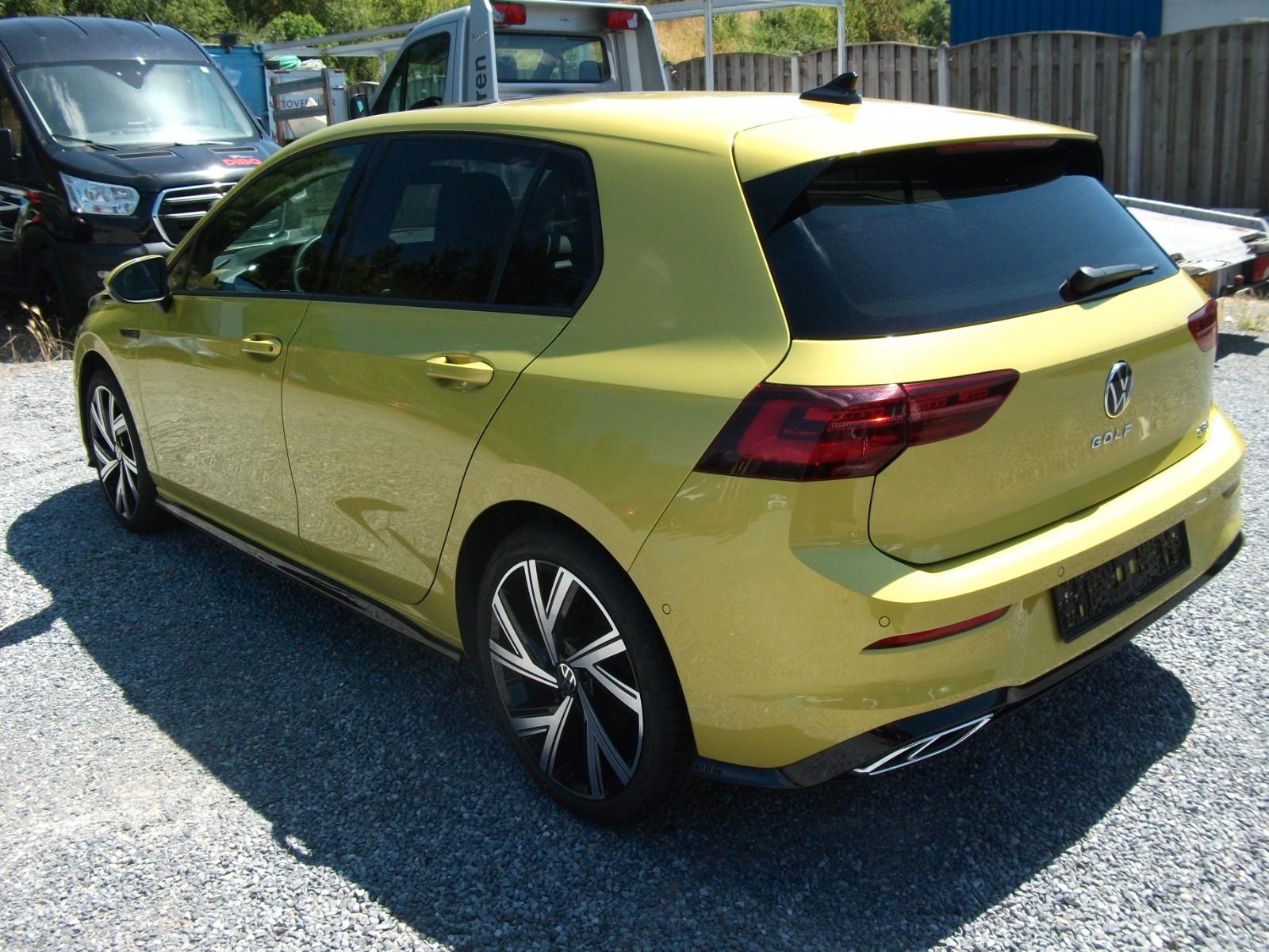 Volkswagen Golf VIII Lim. R-Line eTSI,PANODACH.DSG..VOL..