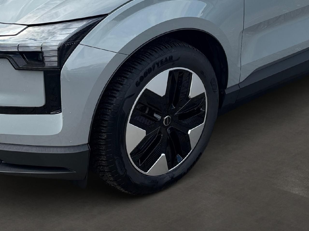 Fahrzeugabbildung Volvo EX30 Single Engine Core 2WD