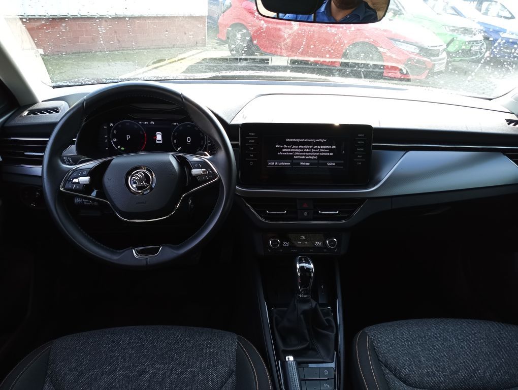 Fahrzeugabbildung SKODA Kamiq 1.5 TSI DSG Clever+Navi+PDC+Kamera+AHK