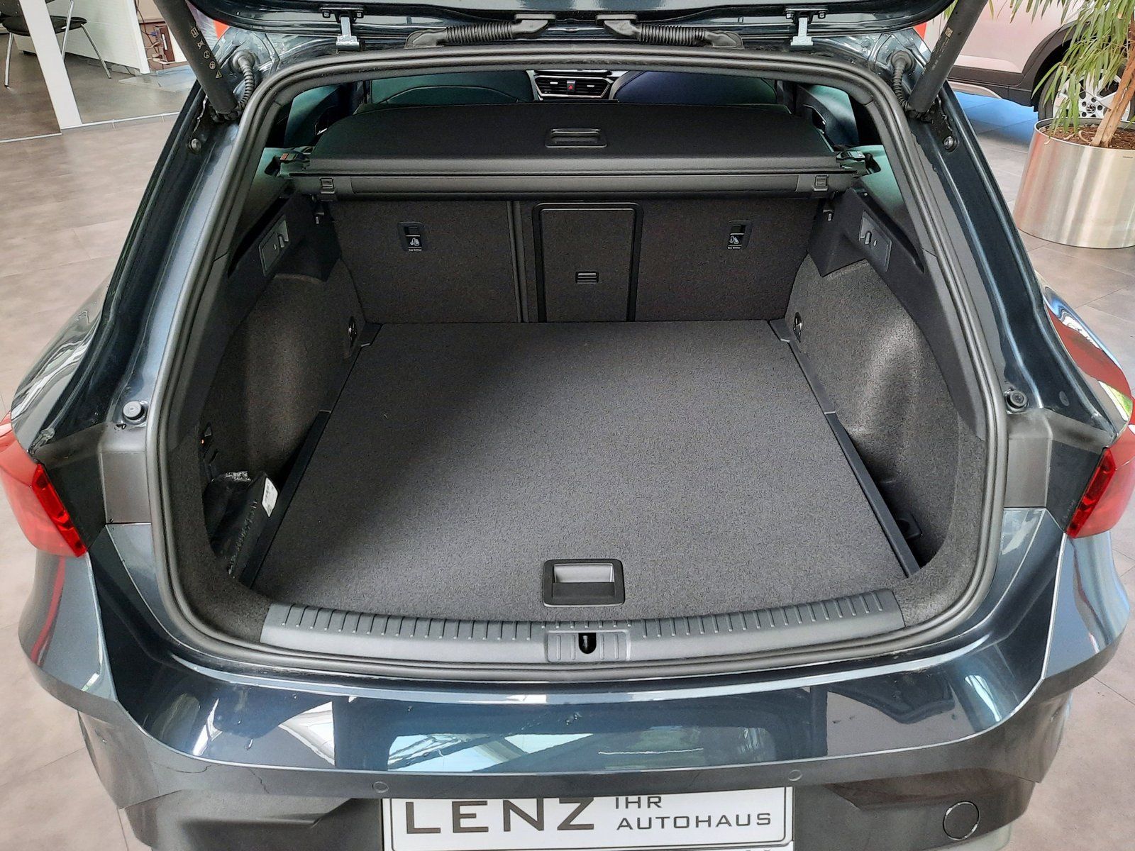 Fahrzeugabbildung CUPRA Leon ST eTSI DSG *AHK*Navi*LED*PDC*Cam*Sitzhzg*
