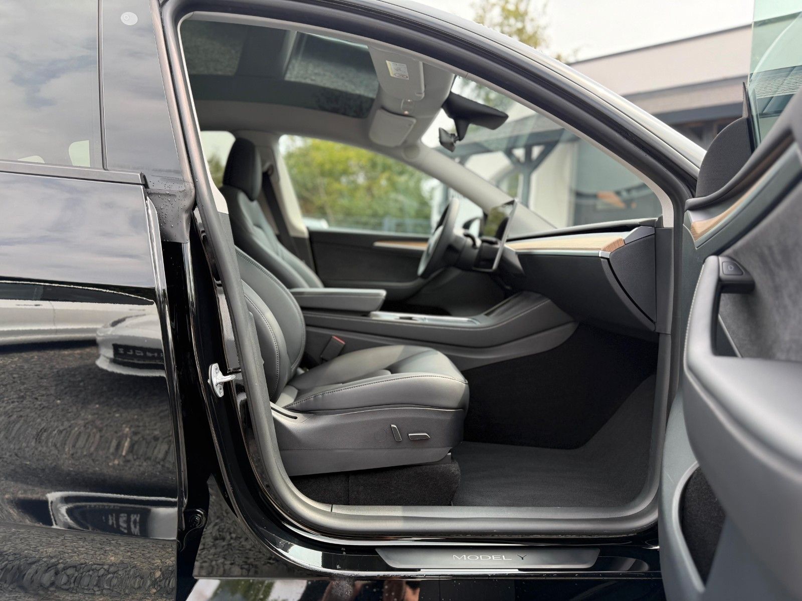 Tesla Model Y Long Range AWD Ryzen AHK 1.Hand MwSt. foto 16
