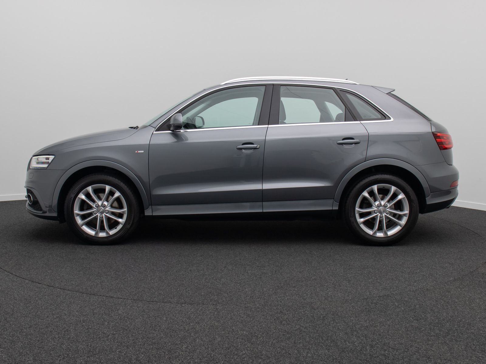 Fahrzeugabbildung Audi Q3 1.4 S Line Tempomat PDC BiXenon Sportsitz 18"