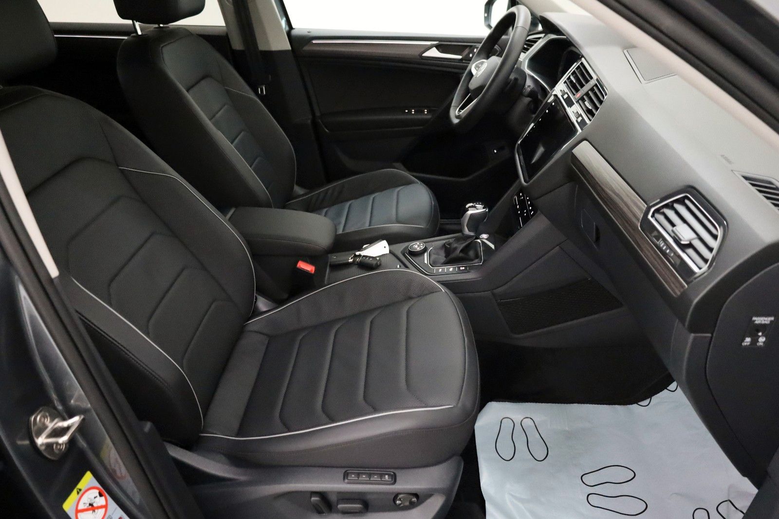 Fahrzeugabbildung Volkswagen Tiguan Allspace Elegance 4M 7 Si.,Leder,Navi,AHK