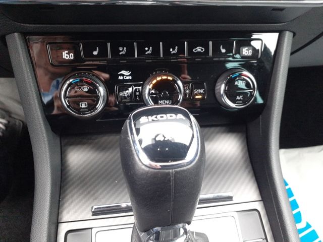 Fahrzeugabbildung SKODA Superb Combi 2,0 TDI Sportline 4x4 Klima LED Nav