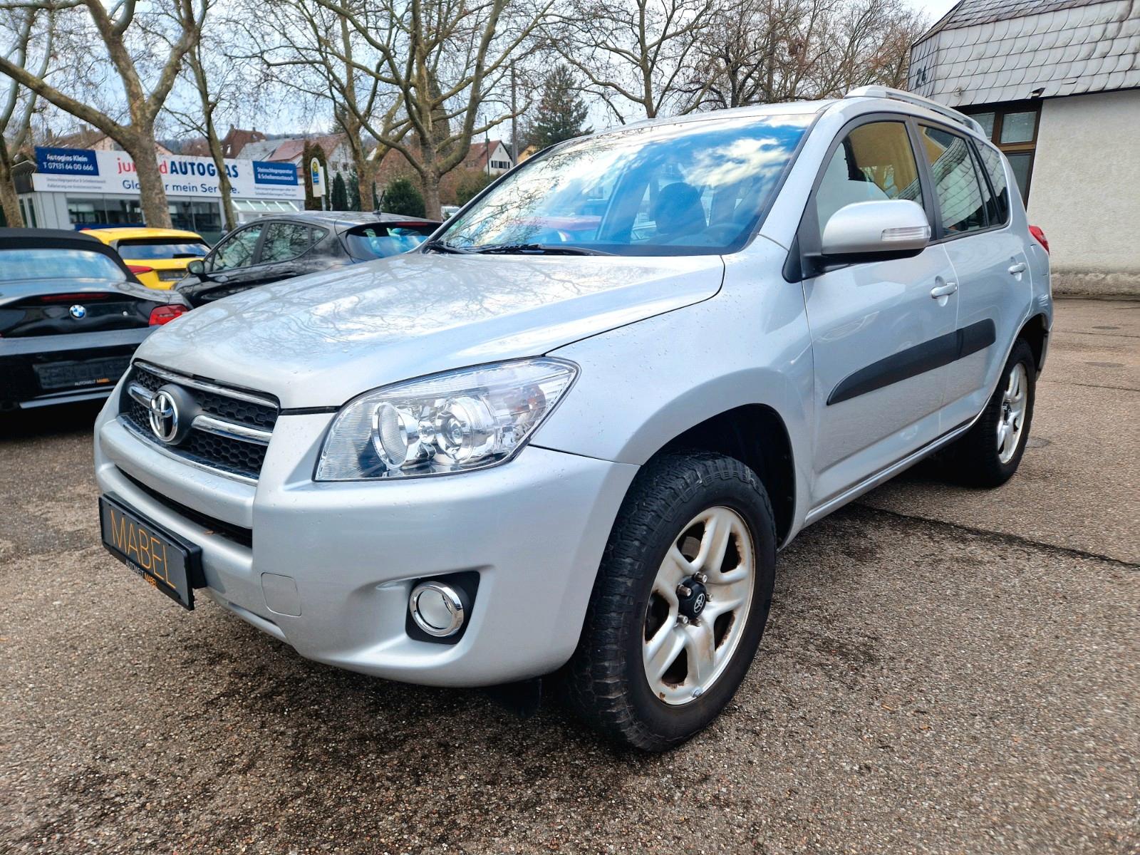 Toyota RAV 4 4WD D-4D +HU NEU+