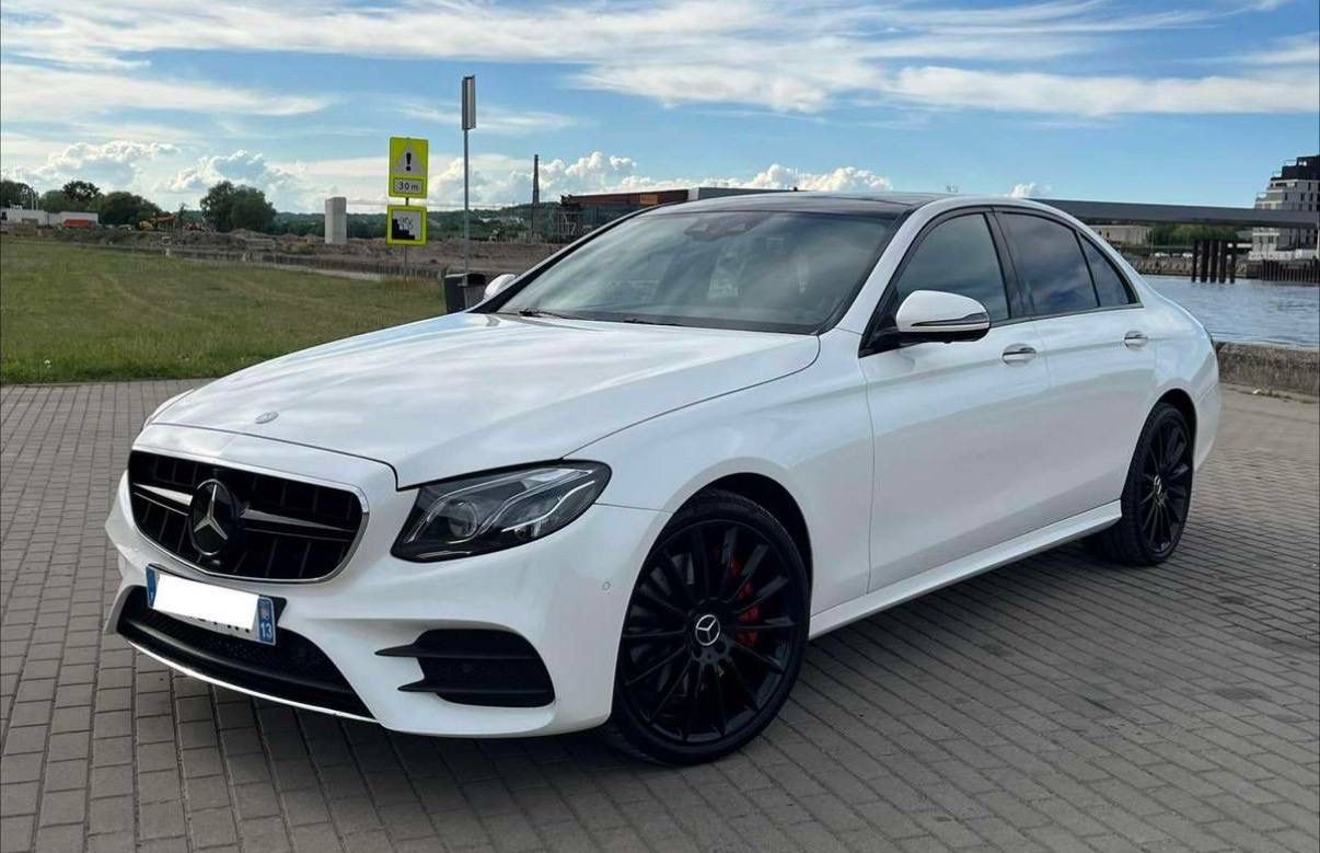 MERCEDES-BENZ E 220