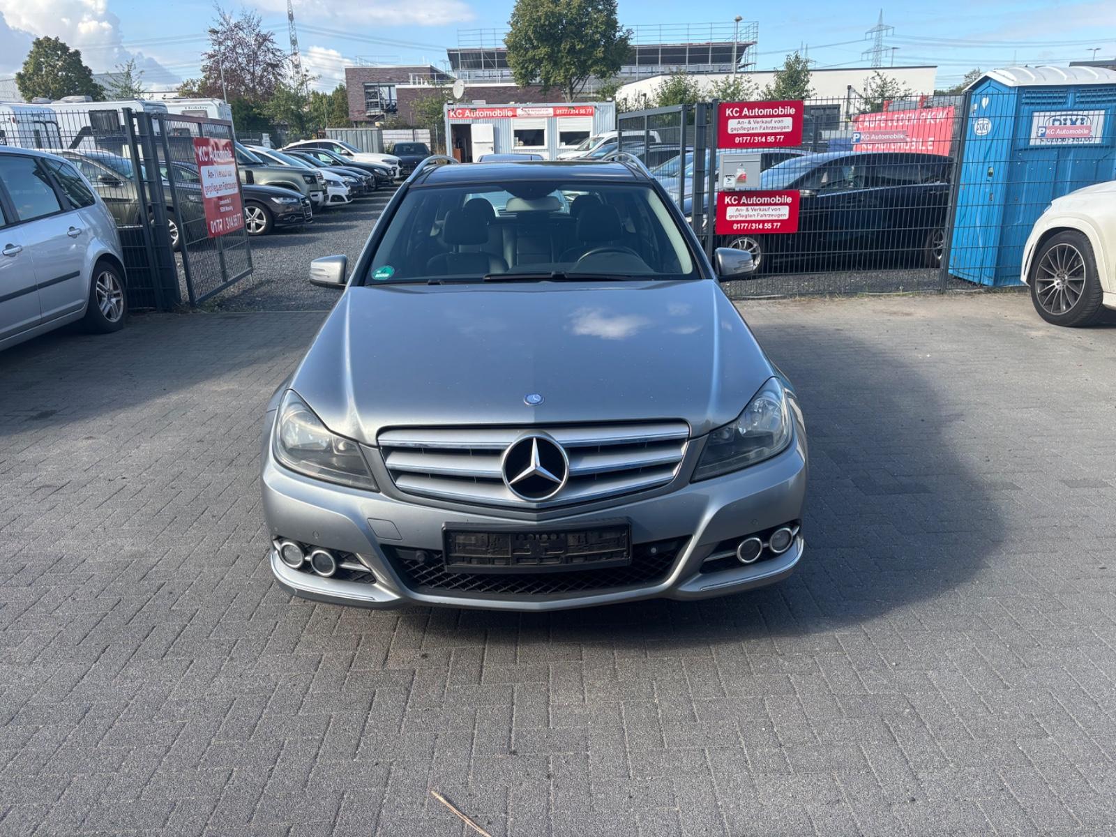 Mercedes-Benz C200 2013 — rear view