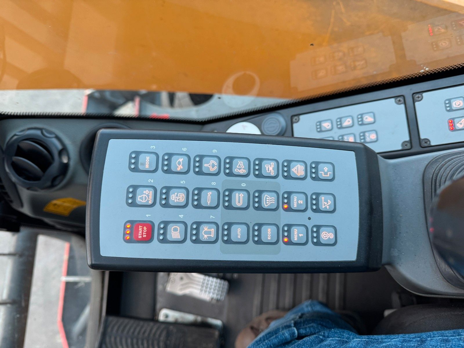 Fahrzeugabbildung Liebherr LH 50 M Timber / inkl. Holzzange / 2020 / 11m