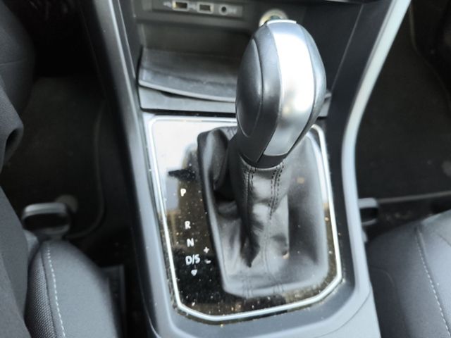 Fahrzeugabbildung Volkswagen Touran 1.5 TSI ACT DSG Highline LED ACC NAVI KAM