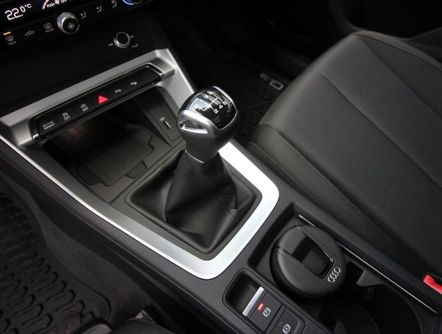 Audi Q3 35 TDI quattro S line Navi Pano Virtual