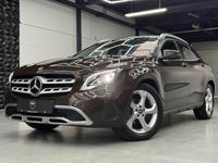 Mercedes-Benz GLA 180 AUTOMATIK*BREMSEN NEU*NAVI*KEYLESS*LEDER