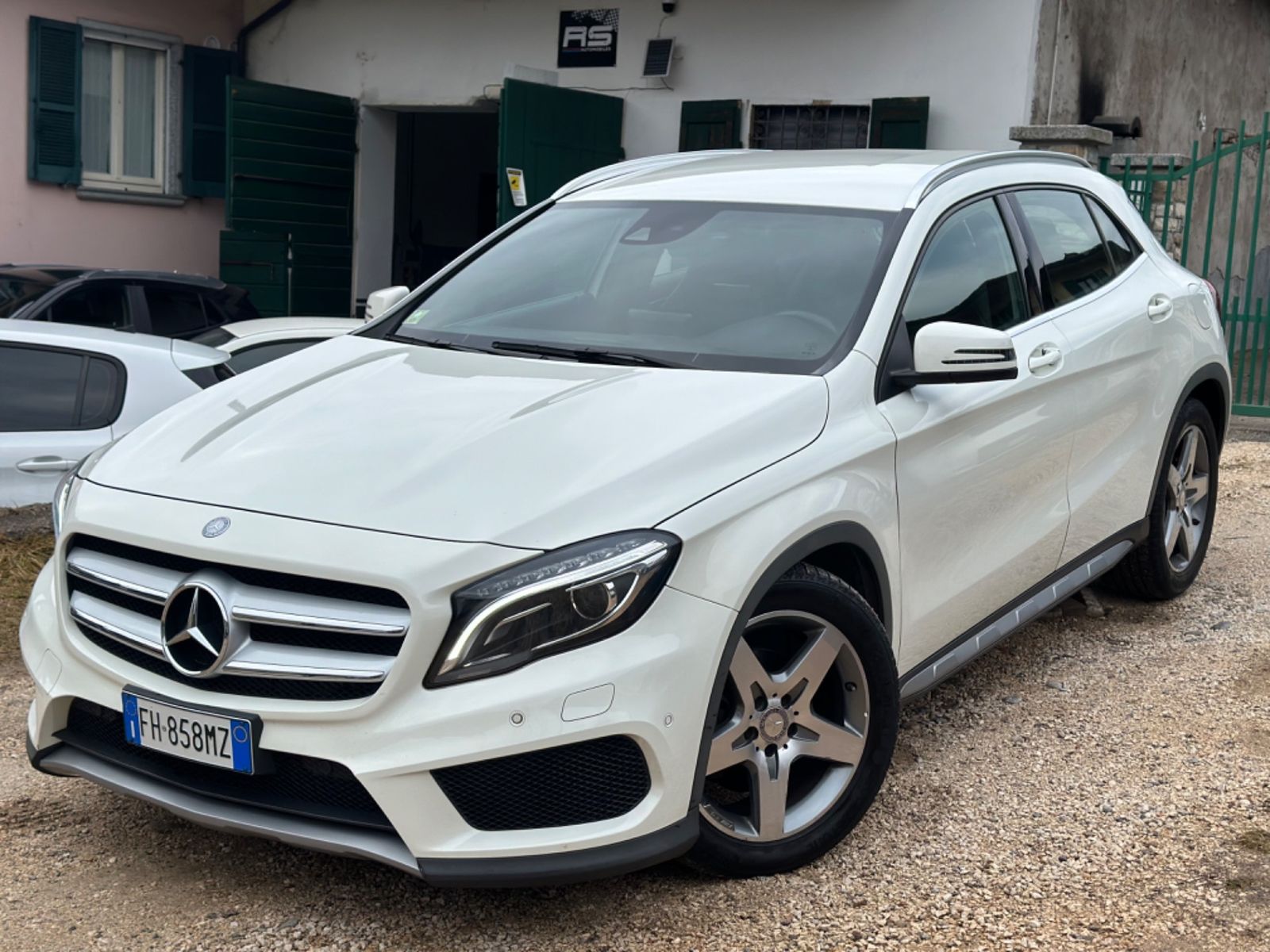 MERCEDES-BENZ Mercedes-benz GLA 200d 4MATIC PREMIUM UNICOPR
