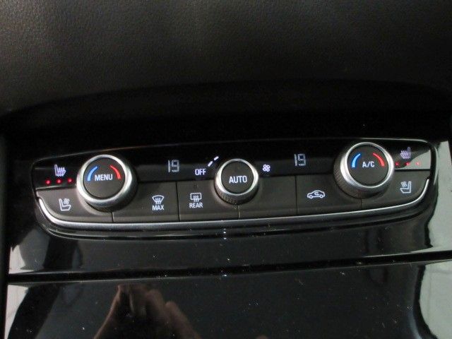 Fahrzeugabbildung Opel Grandland X 1.2T INNOVATION NAVI/LEDER/4xSHZ/LHZ