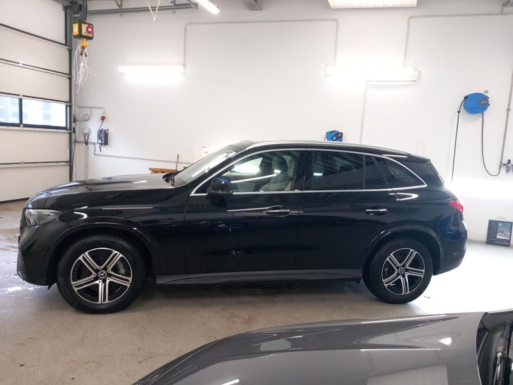 Fahrzeugabbildung Mercedes-Benz GLC 200 4M AMG*AHK*Pano-Dach*Distronic*360