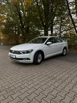 Volkswagen Passat 2.0 TDI DSG BMT  1.Hand Top Zustand - VW Passat Gebrauchtwagen in Dortmund