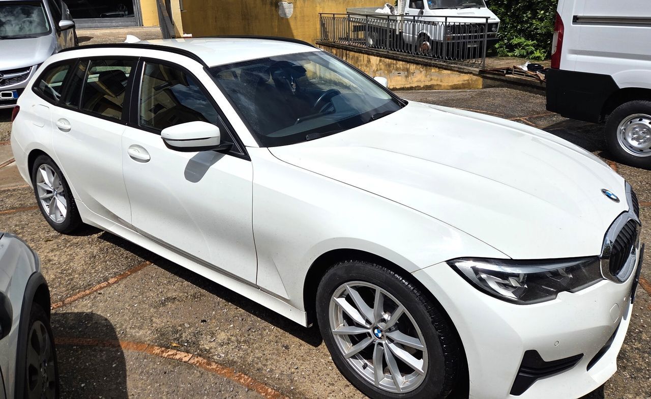 BMW Bmw 320d TOURING 190 CV AUTOM. NAVI GARANZIA imagem 2