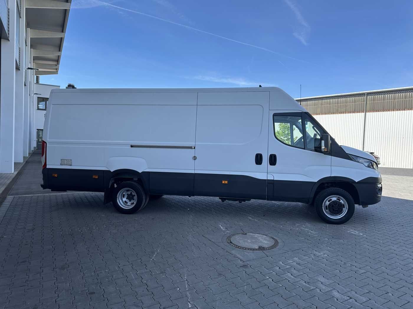Fahrzeugabbildung Iveco Daily 50C16 R4.100mm *AHK*Automatik*Ladekran*