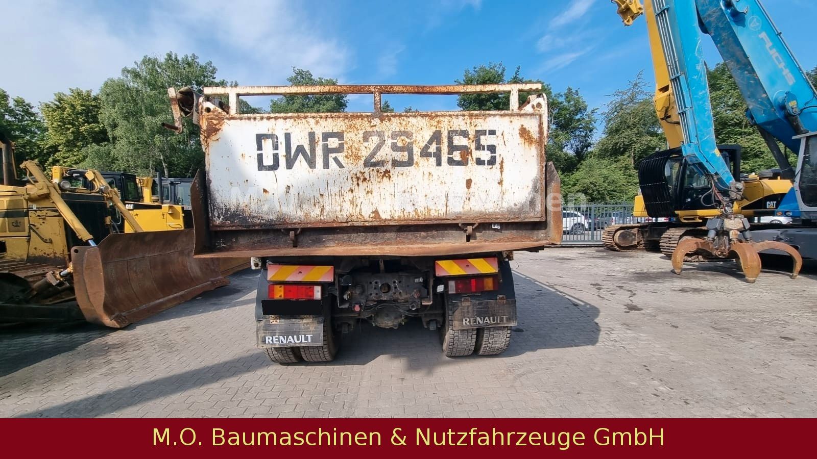 Fahrzeugabbildung Renault Kerax 370.26 / 6x4 /3.SeitenKipper /Fassi F130A