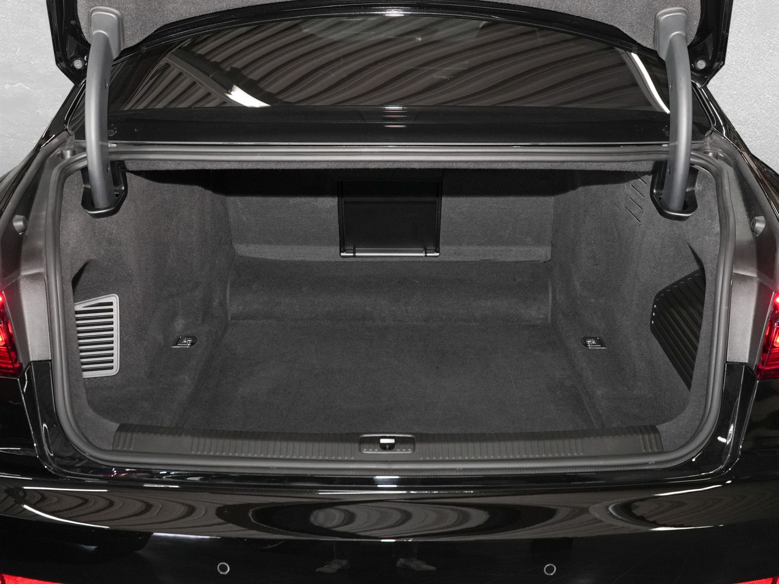 Fahrzeugabbildung Audi S8 ABT 700 - Massage vo+hi | Einzelsitze im Fond