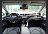 Toyota Camry 2,5-l-VVT-i Hybrid Luxury Auto Luxury - Toyota Camry: Limousine